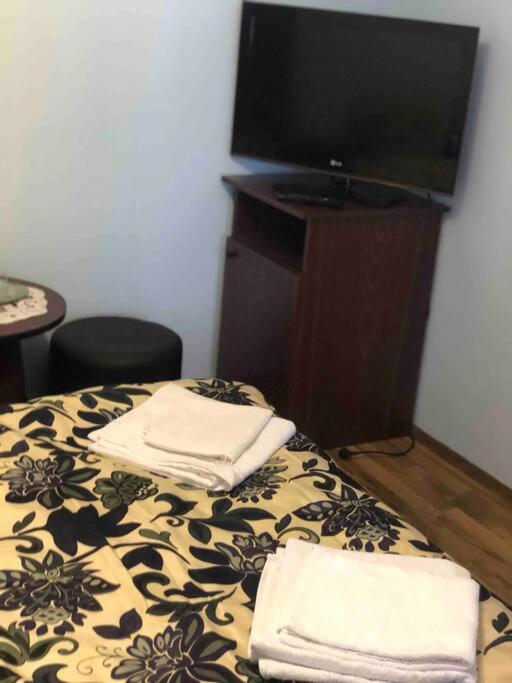 Hotel Casuta Bunicilor Isverna Extérieur photo