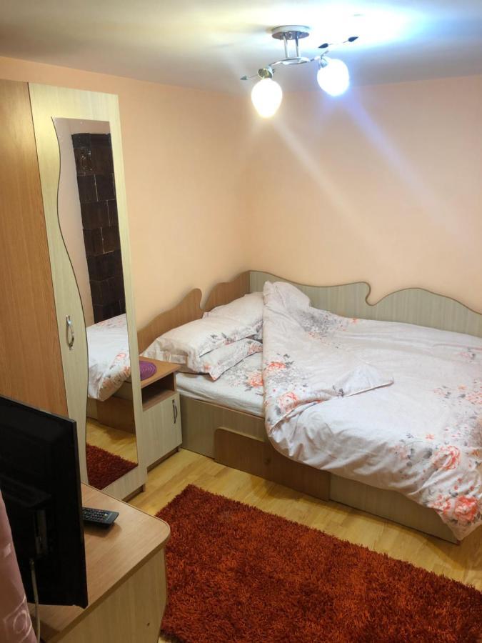 Hotel Casuta Bunicilor Isverna Extérieur photo